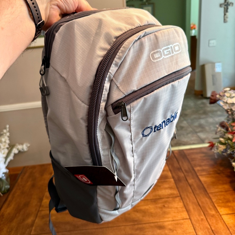 OGIO Tenable Gray Ripstop Tech Vault Laptop Backpack New With Tags - Picture 2 of 12